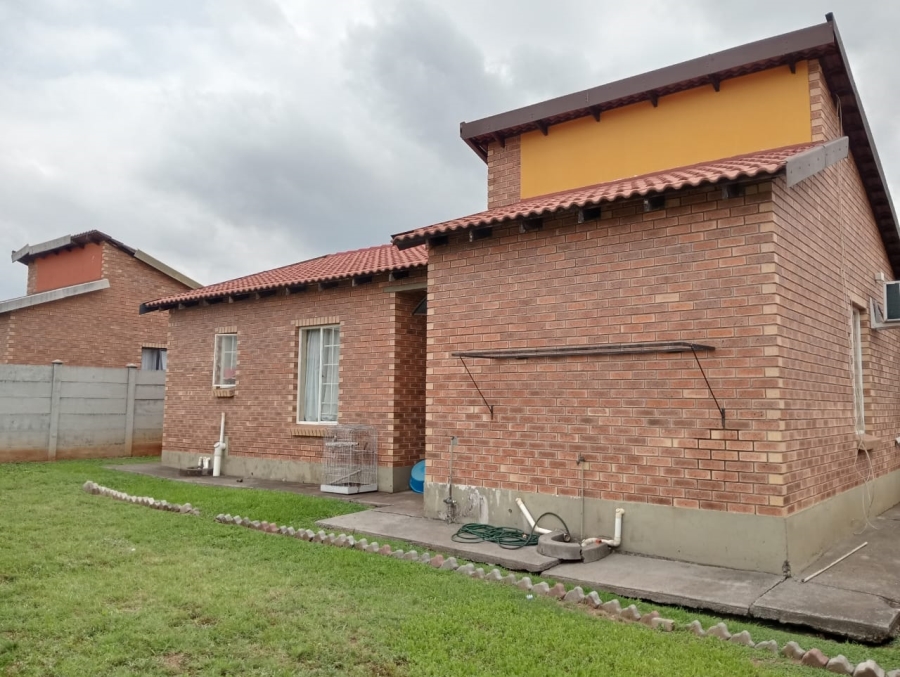 To Let 3 Bedroom Property for Rent in Waterval East North West